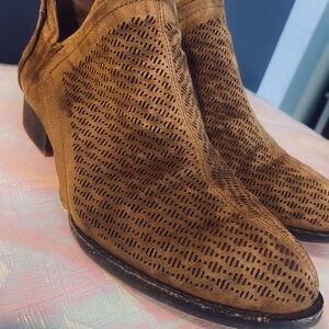Women's Vince Camaro suede Brown Ankle Boots